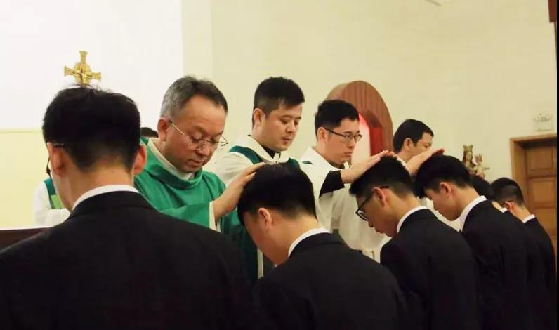 北京:北京天主教神哲学院灵修班7位修士