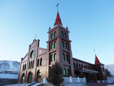 甘肃兰州教区盘山教堂竣工举行隆重奉献礼