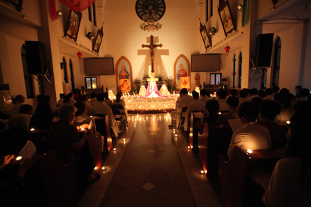 浙江温州教区总堂区举行为中国教会泰泽祈祷