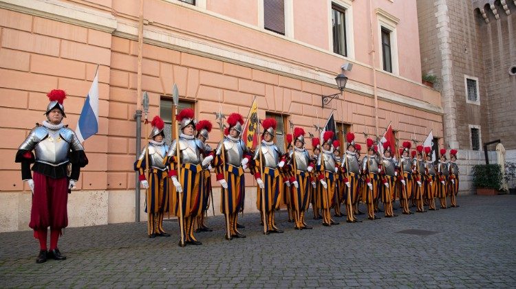 瑞士卫队系列短片第一集揭示仪仗服务的细节
