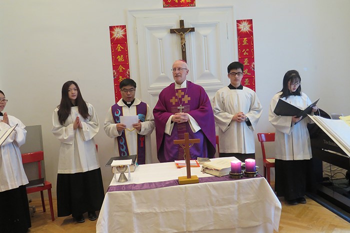 维也纳购物资费尽周折援疫区大爱赤诚