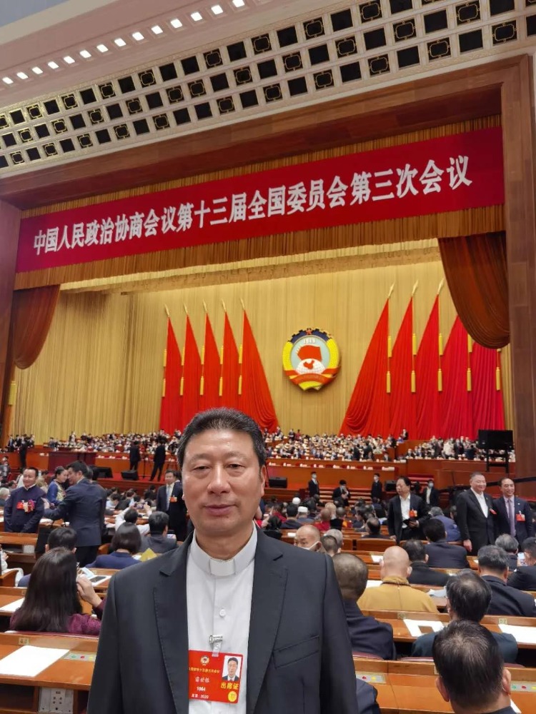 两会宗教界代表委员专题雷世银主教为和谐发展汇聚共识力量